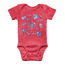 Charger l&#39;image dans la galerie, Red onesie for babies with a blue and purple floral pattern on front
